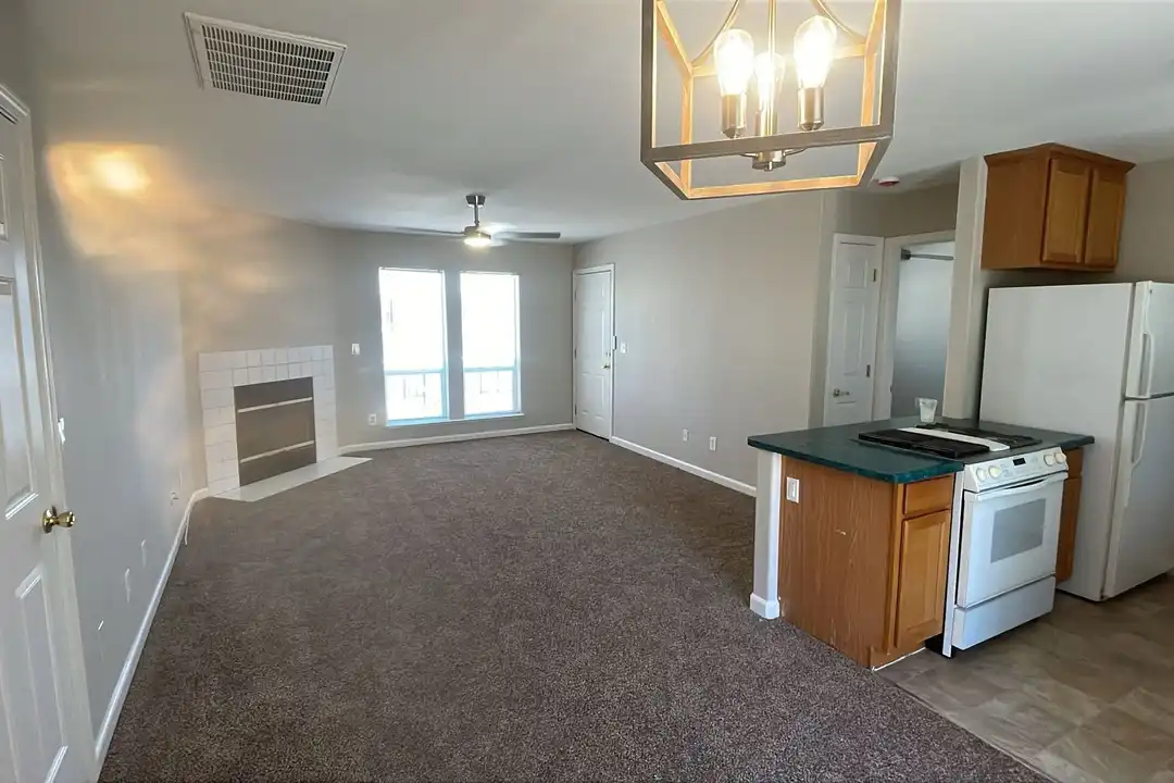 2120 Country Club Dr unit 2120 - View 4
