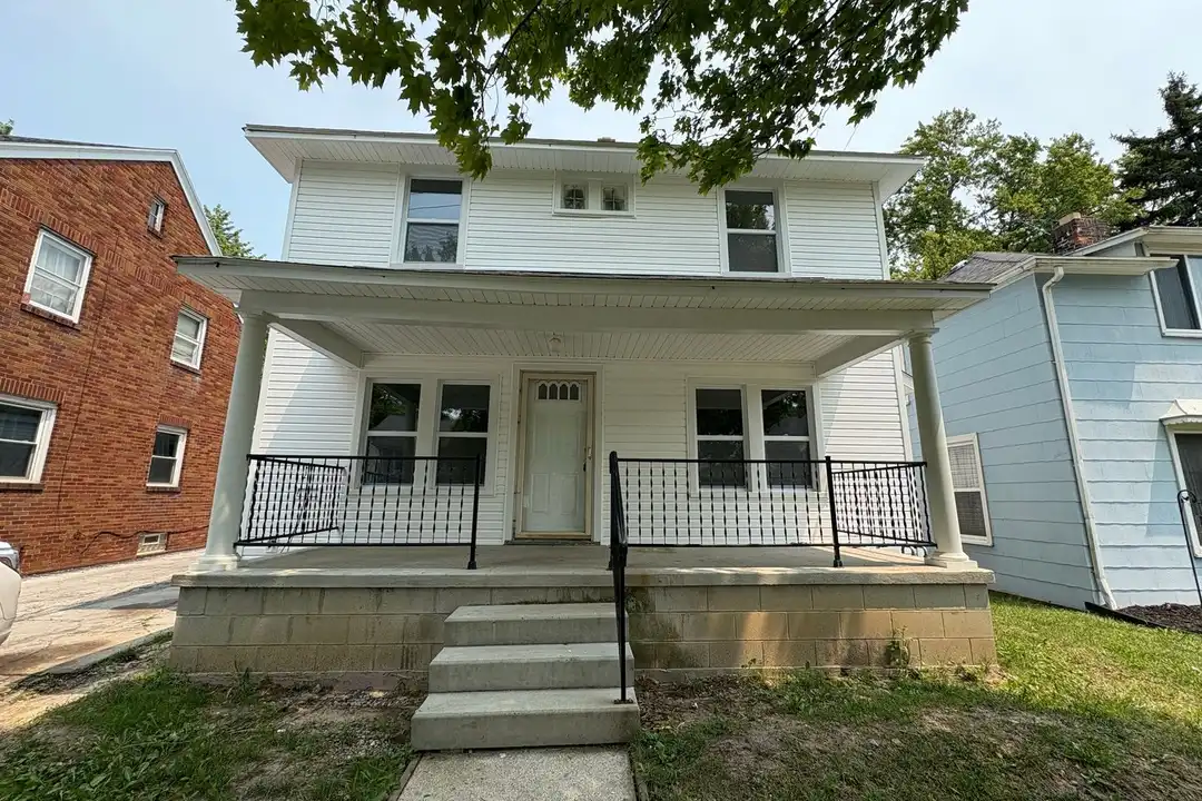 4224 Fairview Dr – photo 1