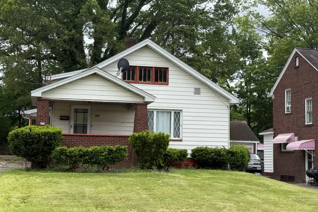933 Winona Dr – photo 1