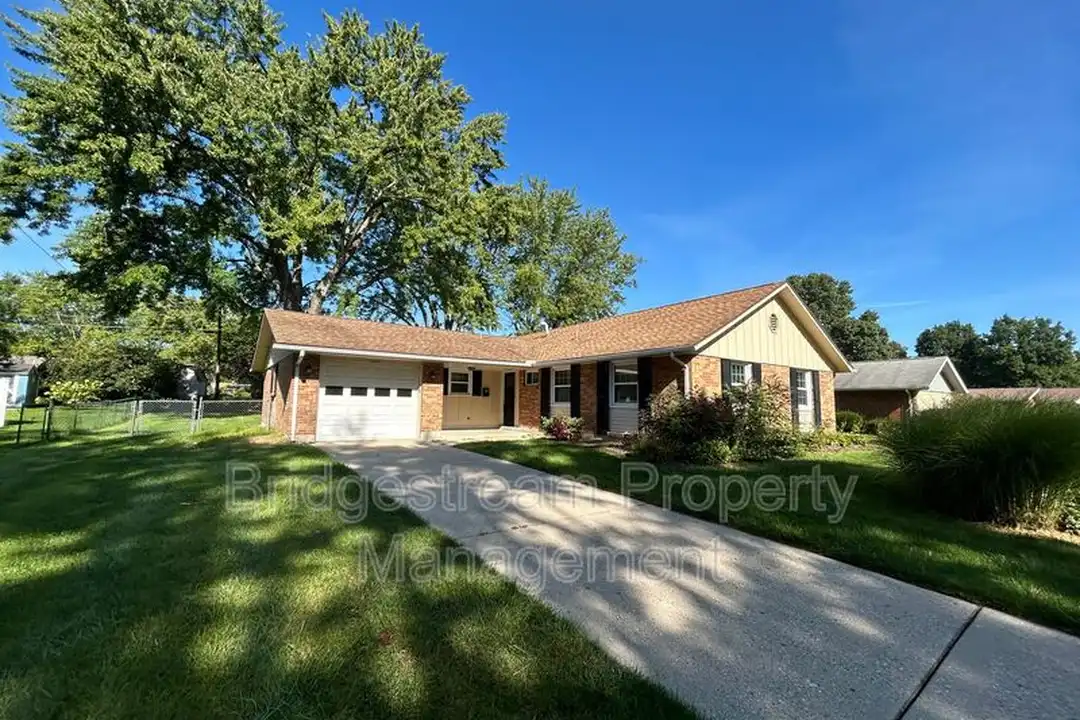 4225 Fernbrook St – photo 1