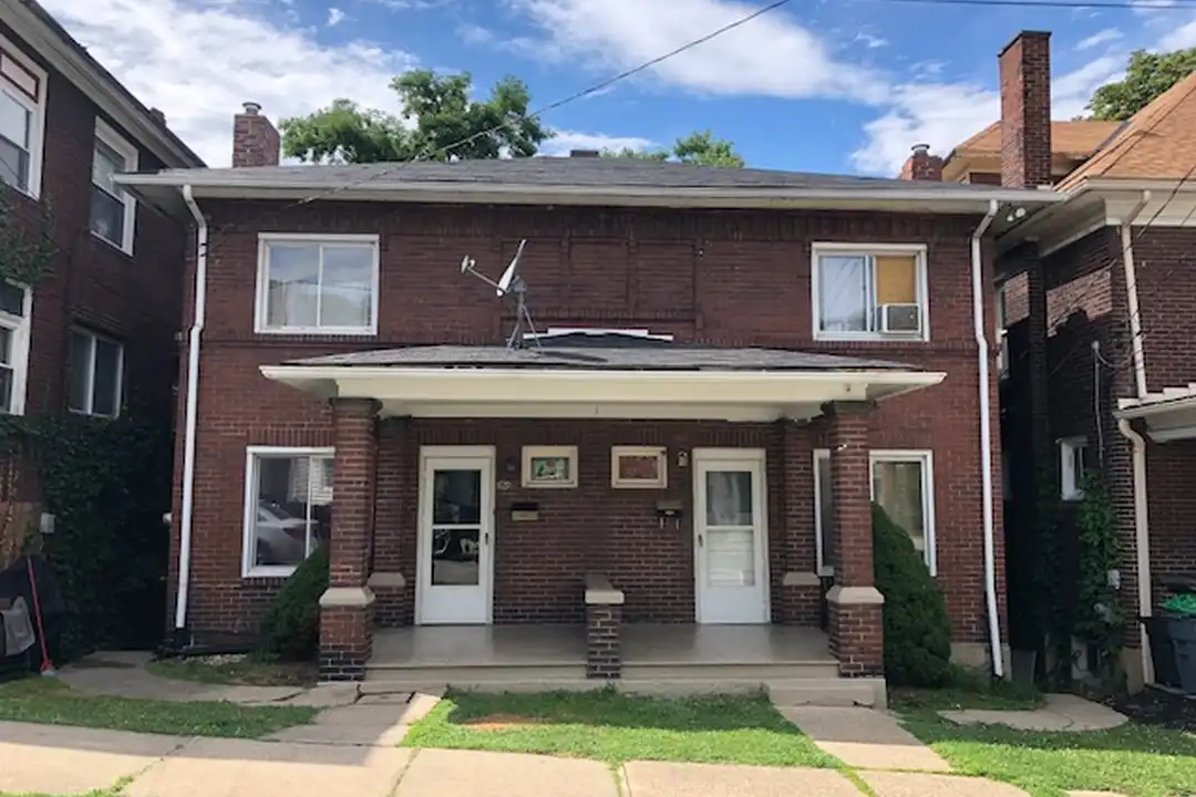 421 N 3rd St – photo 1 of 21