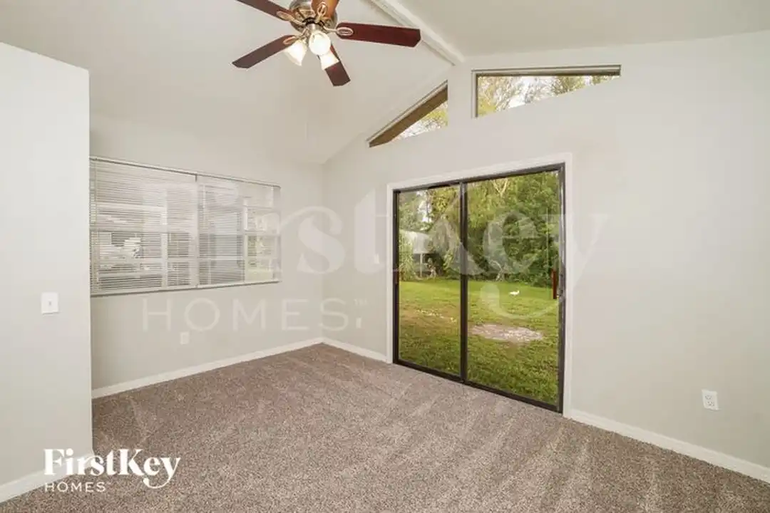 6841 Willits Ave - More