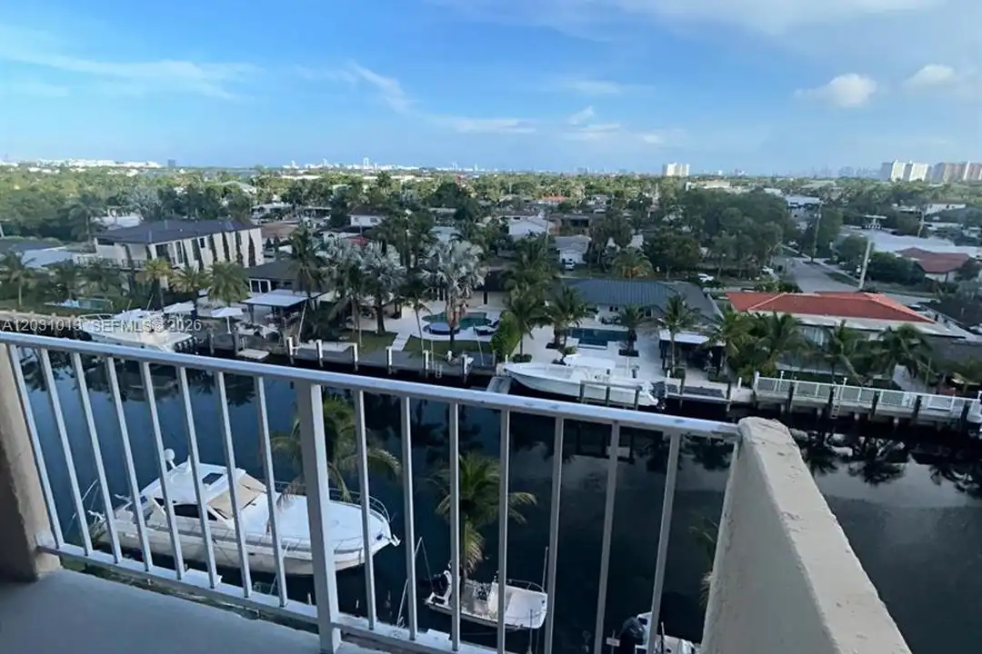 2350 NE 135th St unit 706 - View 3