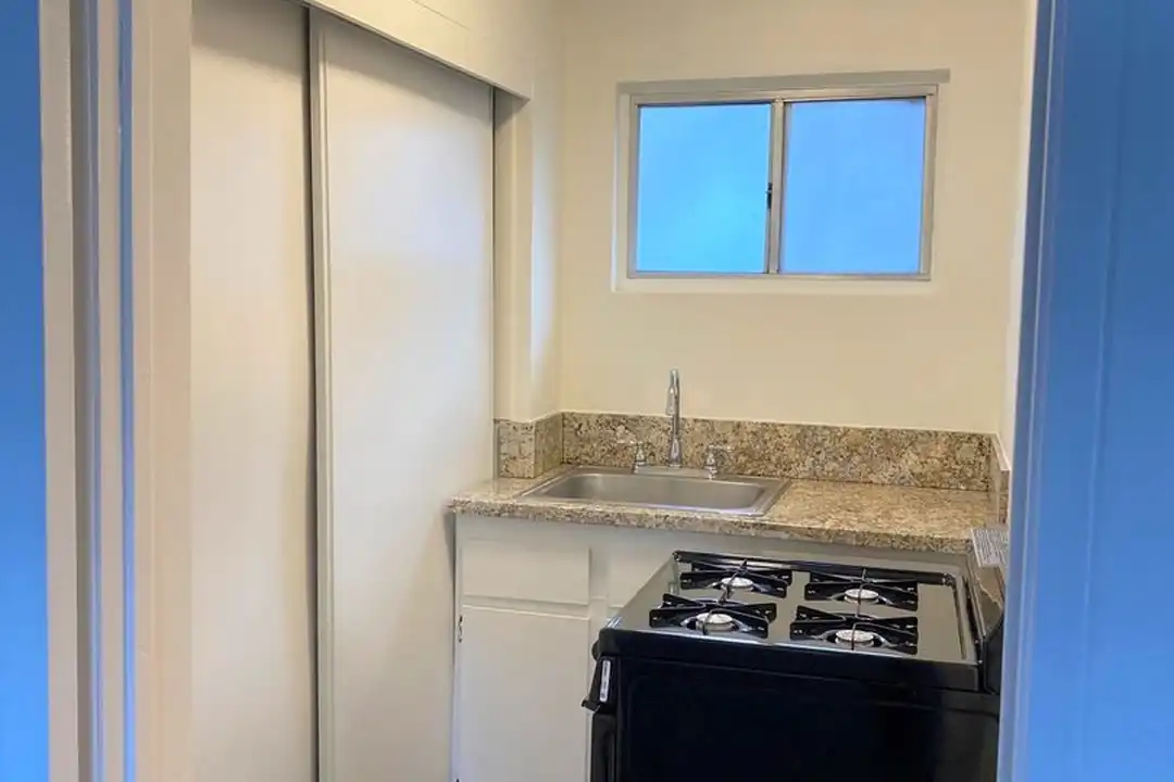 821 N Eucalyptus Ave unit 821 15 - View 2