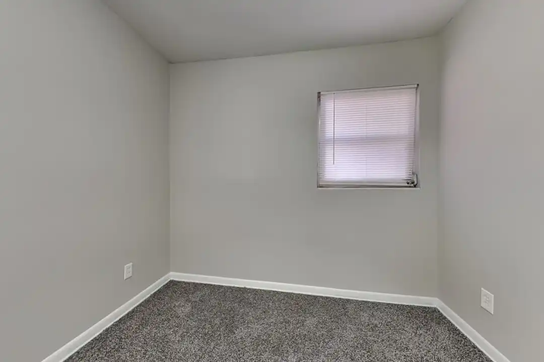 10717 Kyle Dr – další