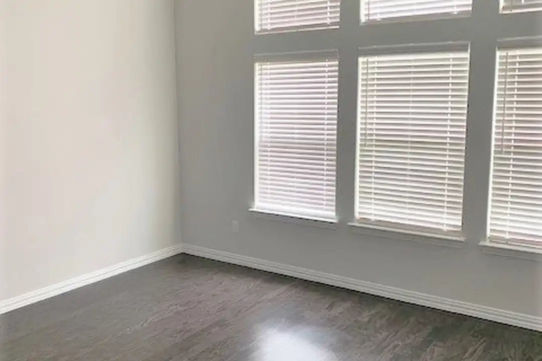 2617 Dancing Flame Dr - View 5
