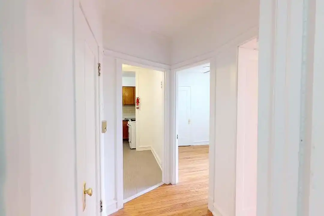 Apartment in Chicago, East Hyde Park, Hyde Park - View 4