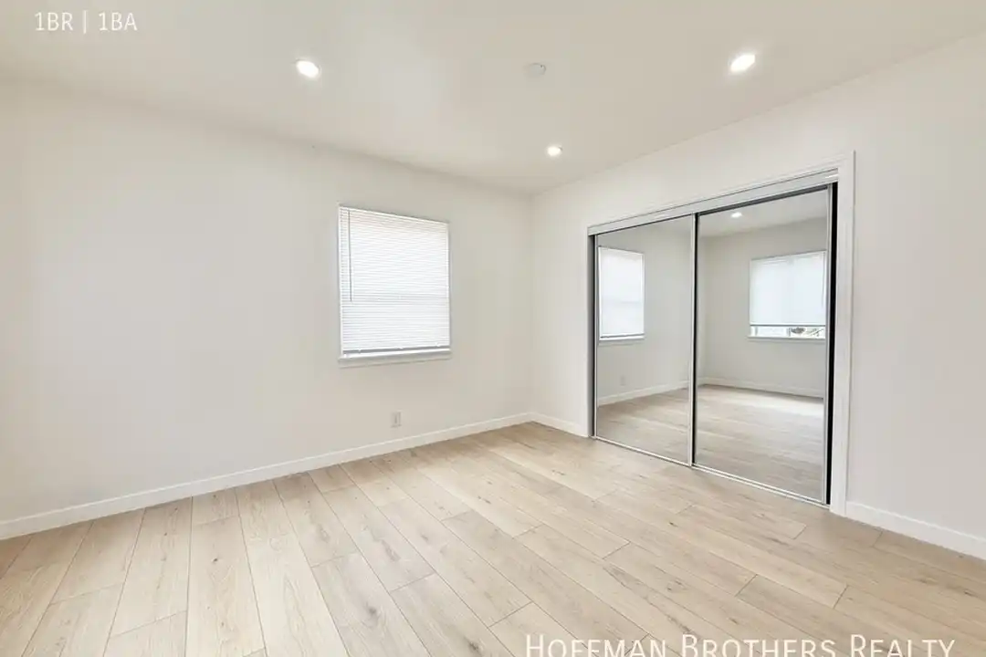 6083 Saturn St - View 5