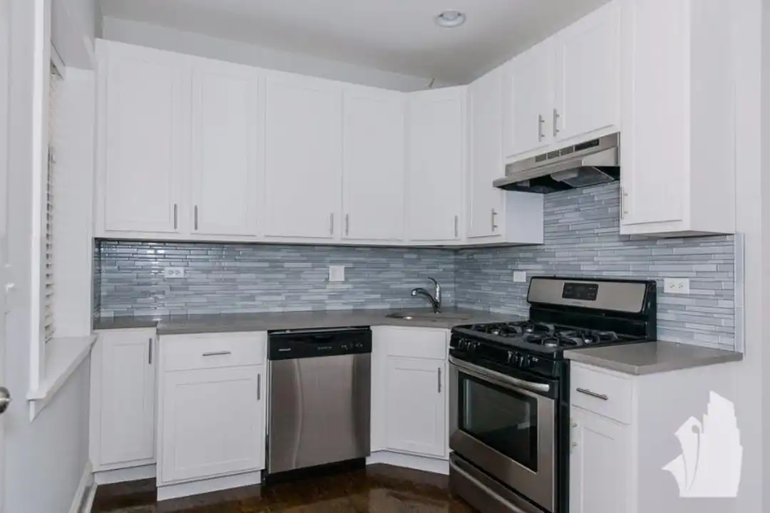 5158 N Leavitt St - View 6