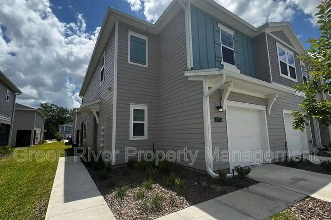 Apartment in Middleburg - View 2