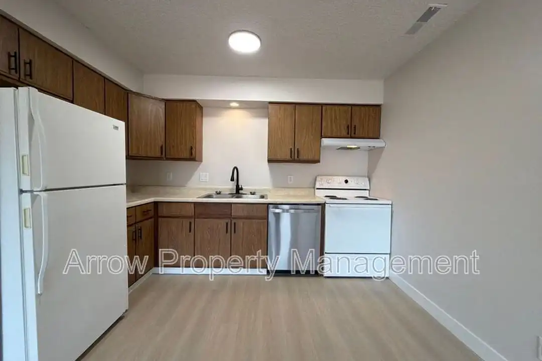 539 N 24th St unit 9 - View 2