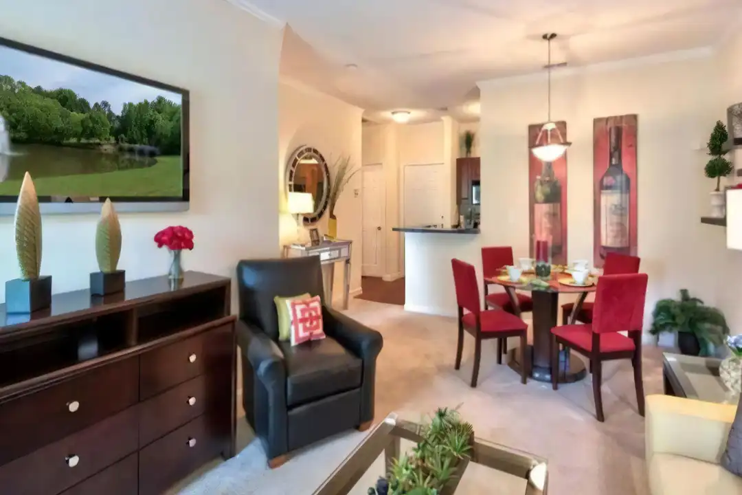 2124 Gables Dr NE – photo 1