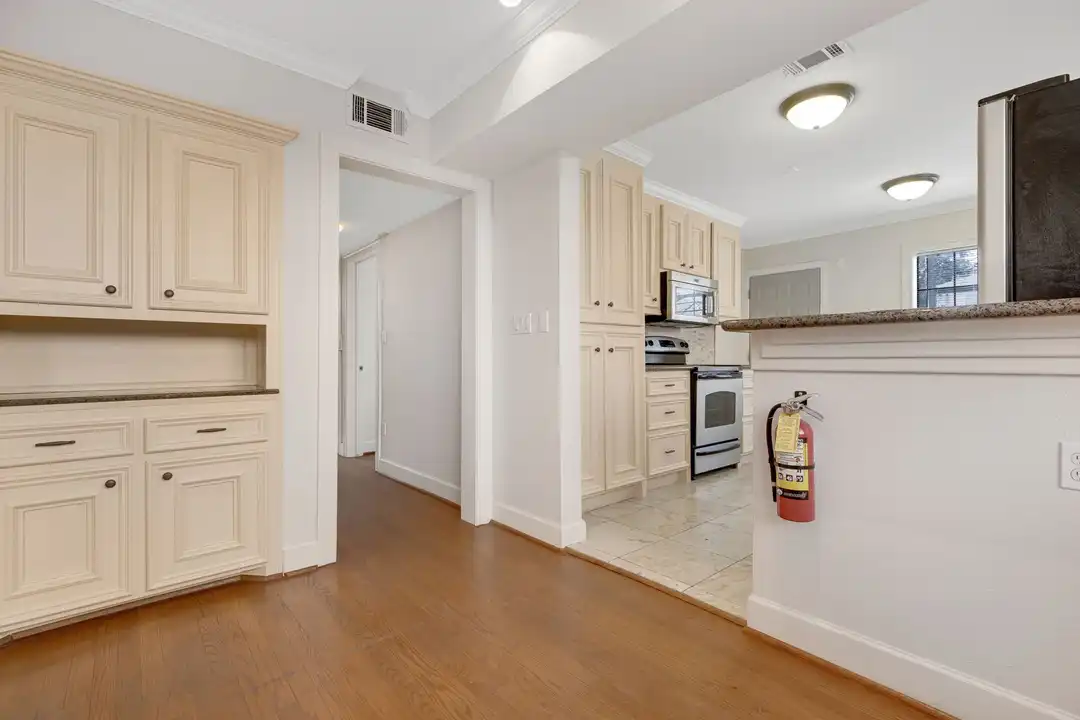 2306 Blodgett St unit 1 - View 4