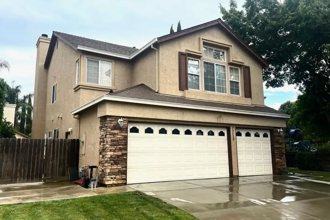House in Tracy - View 2