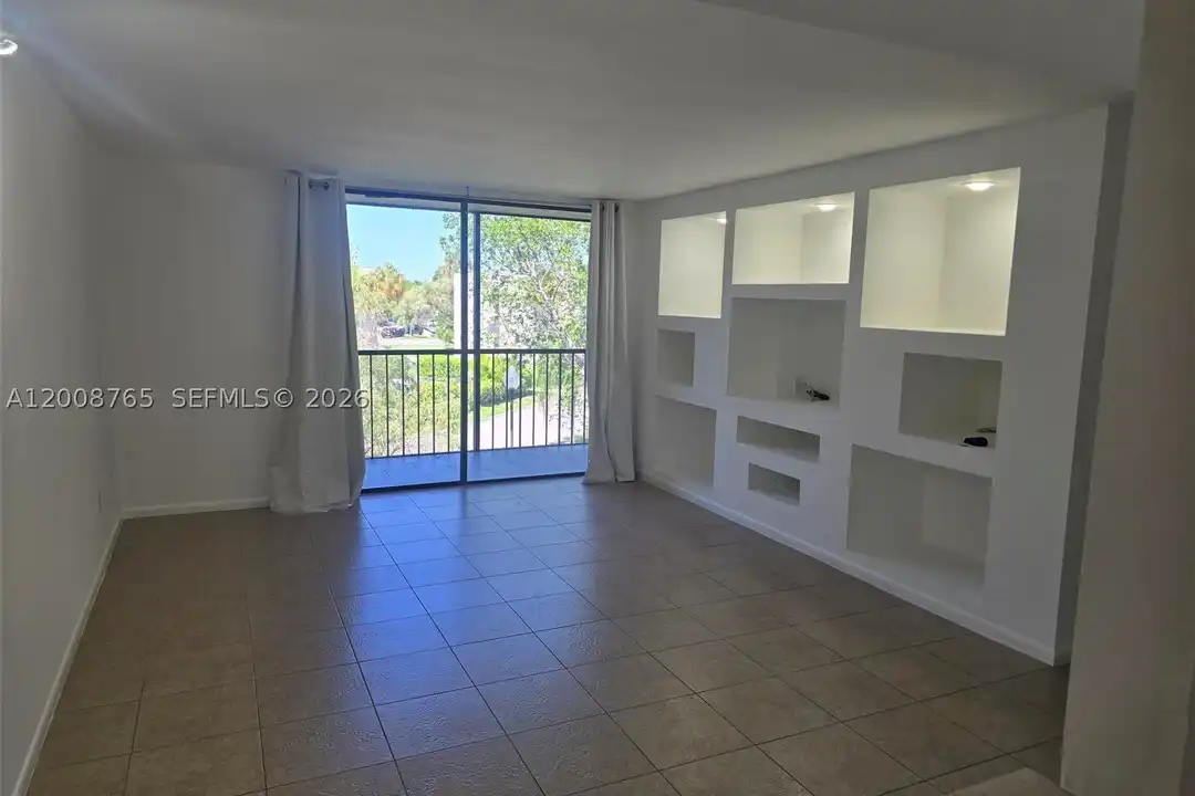 Apartment in Kendall, Four Quarters, Miami-Dade - View 2
