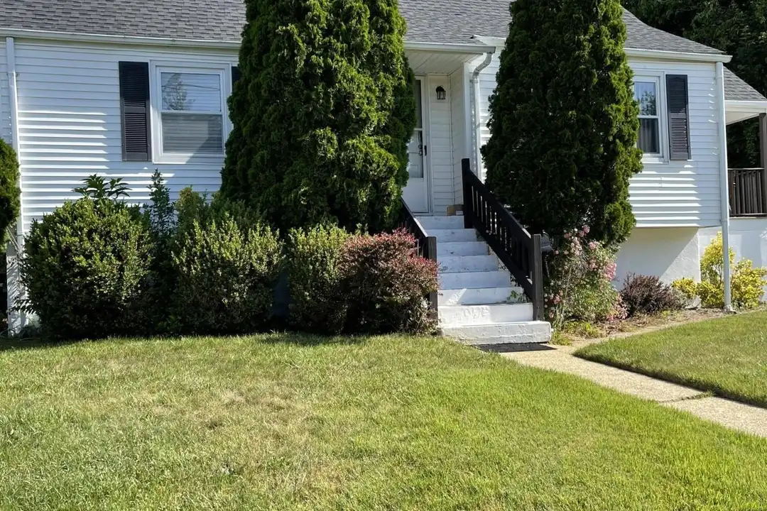 17 Clarence Ave - View 2