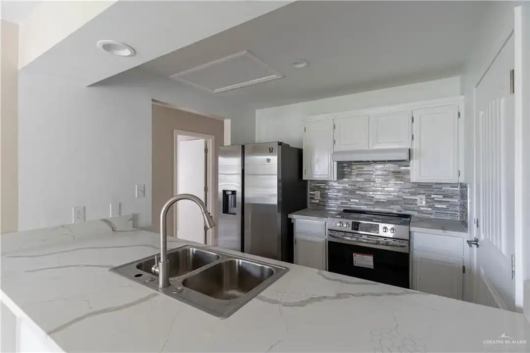 4009 Yucca Ave W - View 4