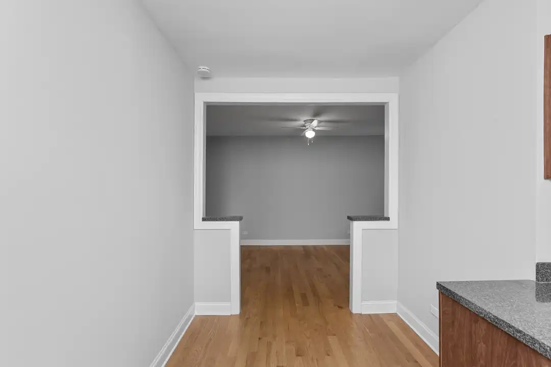 3726 N Pine Grove Ave unit W1 - View 4