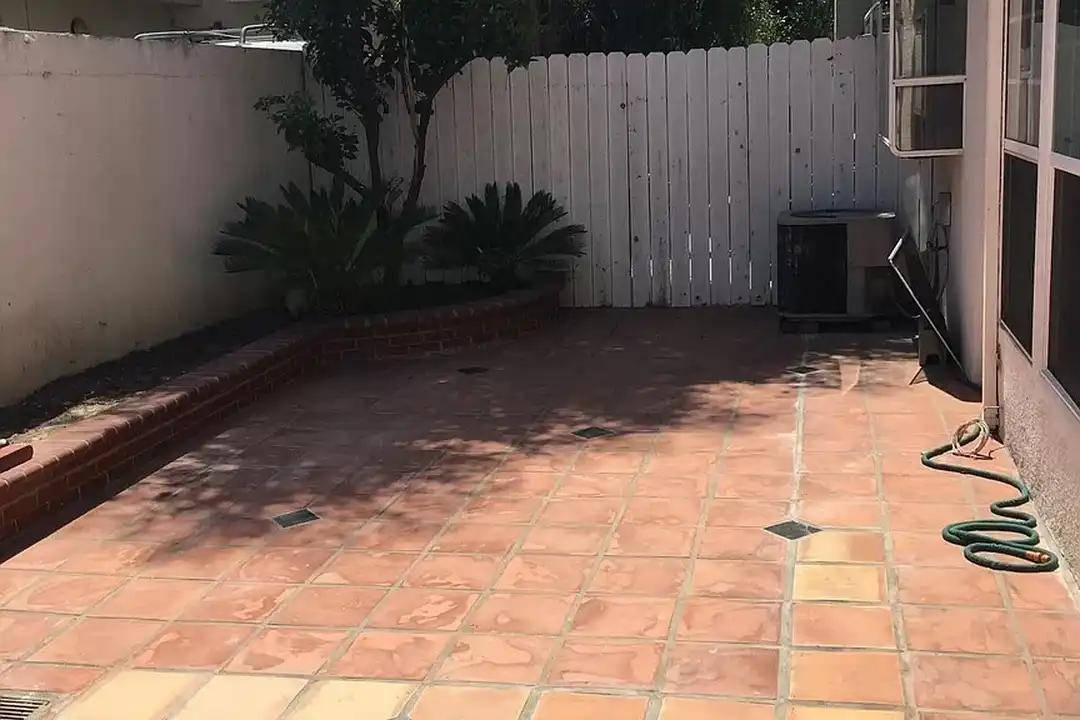 Apartment in Los Angeles - View 4