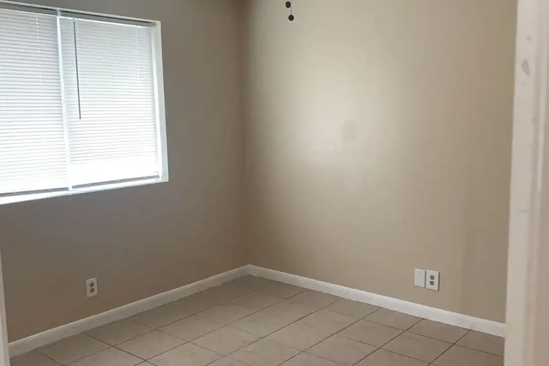 217 Hunters Ln unit 217 - View 5