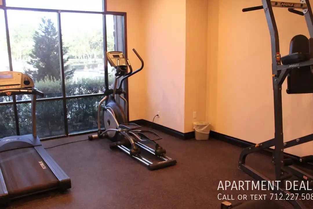 9994 Windmill Lakes Blvd unit # 817 – další