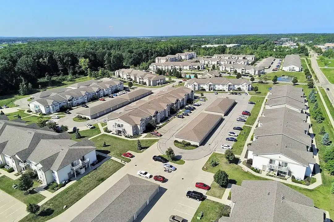 Cobblestone Court Apartments – photo 1