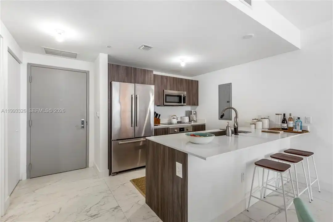 Apartment in Miami - View 2