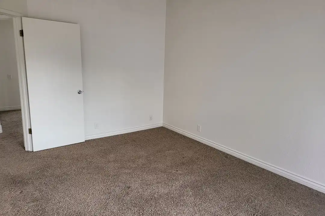 1457 N Vulcan Ave unit #2 - View 5