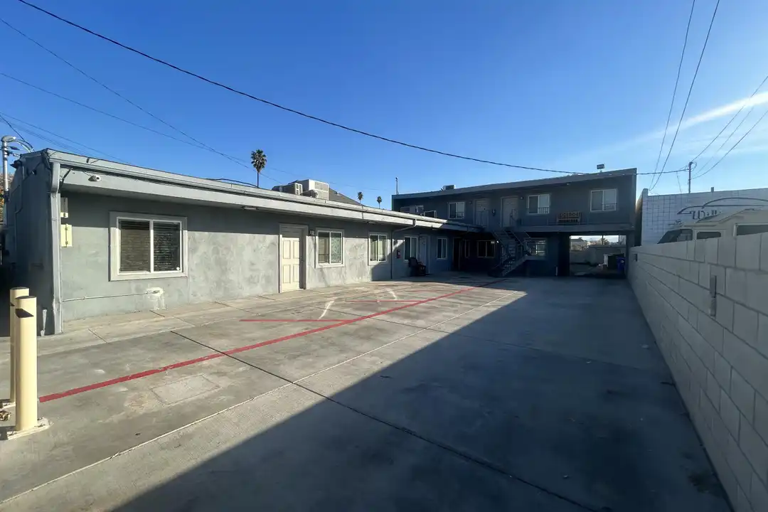451 W 9th St unit 5