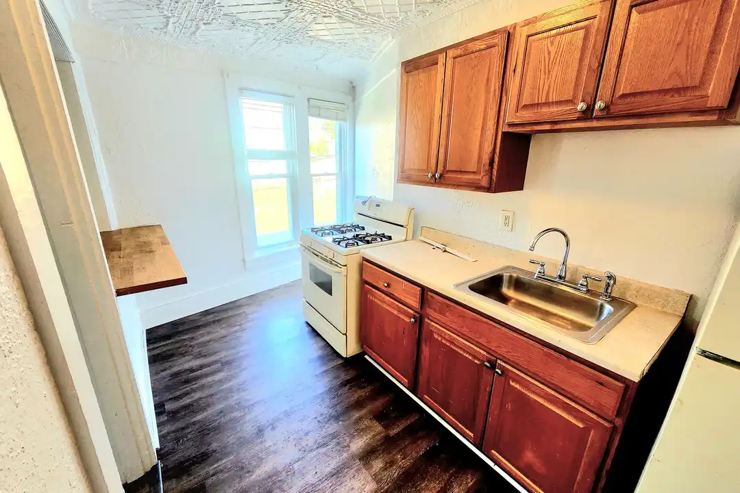 102 Center Ave unit 2 – photo 1 of 7