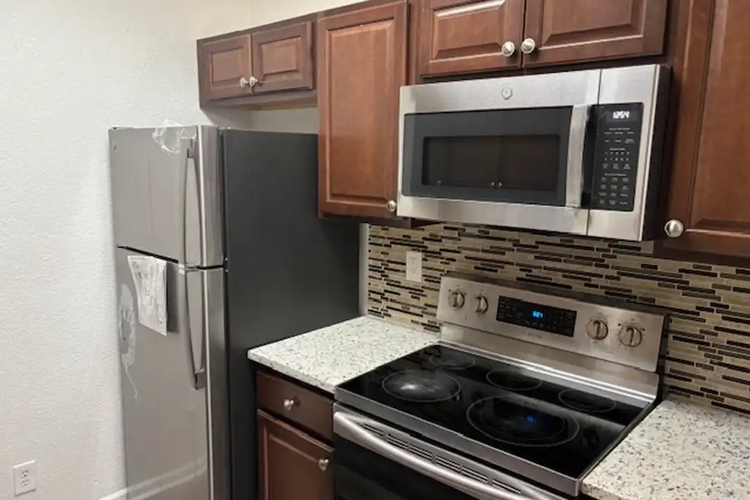 Apartment in Aurora - More