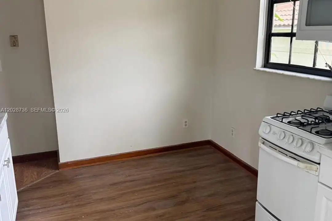 2107 Secoffee St unit 2 - More