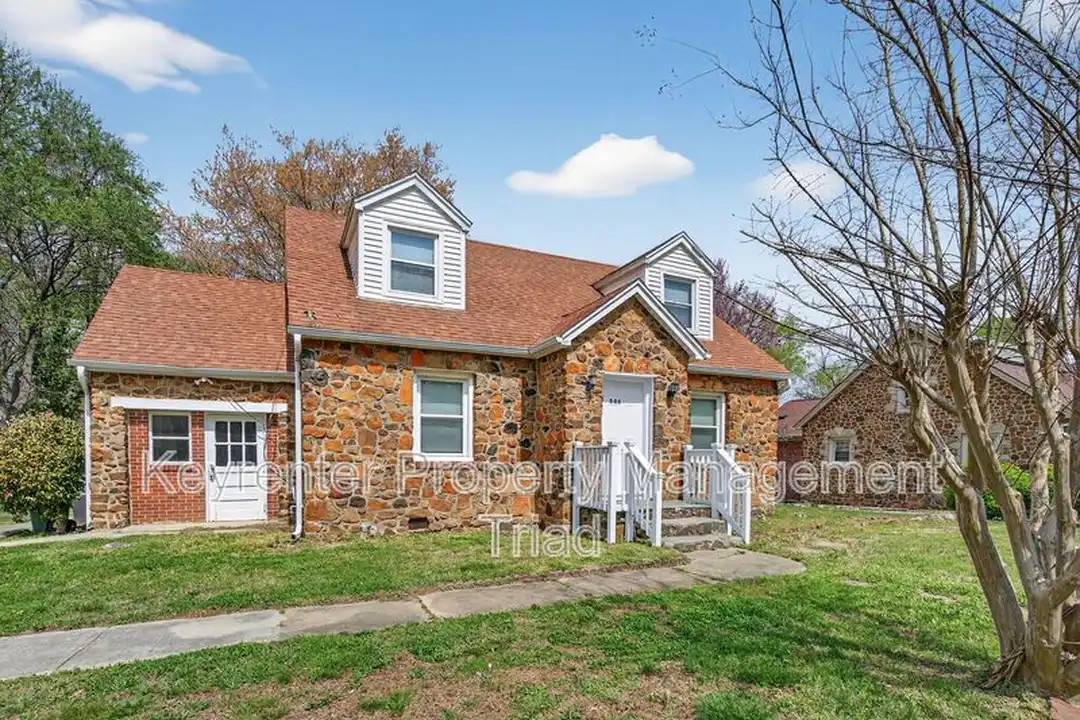 506 Rocky Knoll Rd - More