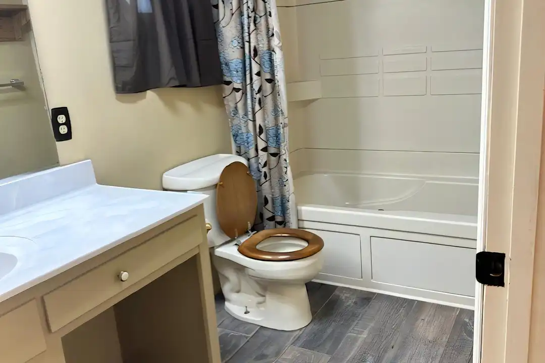 440 Shadow Ln - View 6
