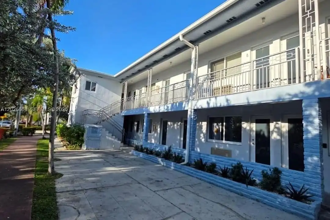 7155 Rue Notre Dame #6 - View 2