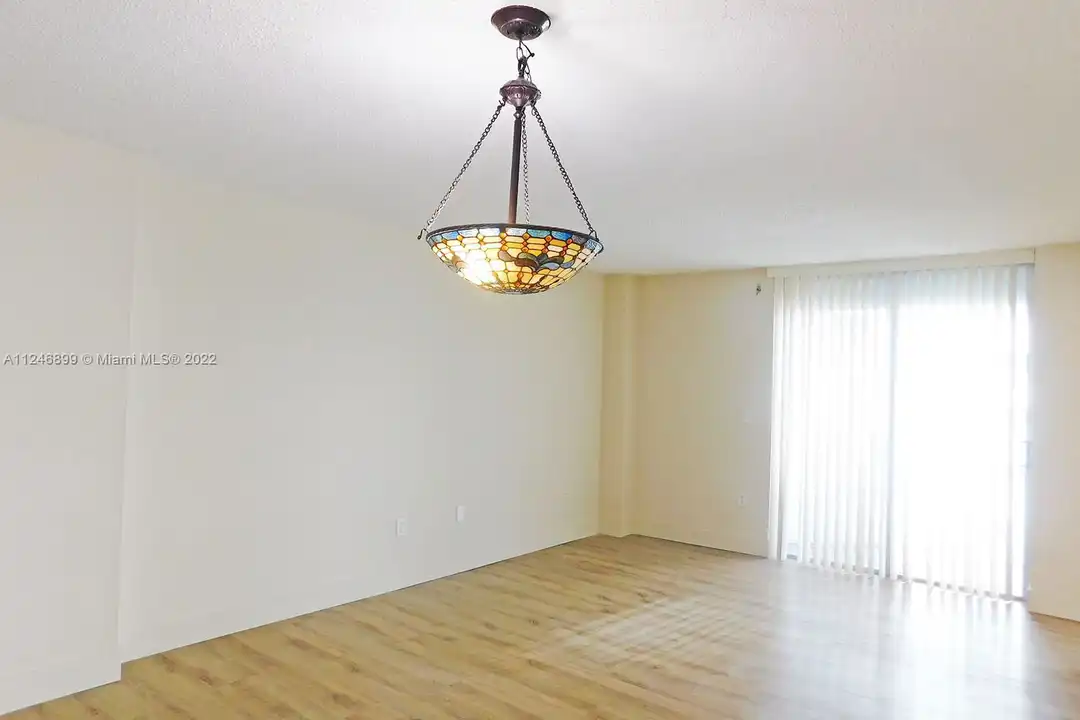 7933 West Dr - View 4