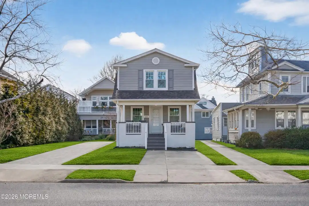 211 Lareine Ave - View 2