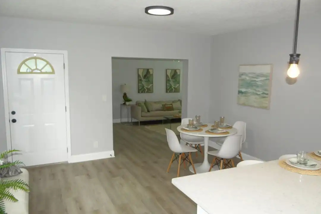 4110 Indianapolis St NE - More