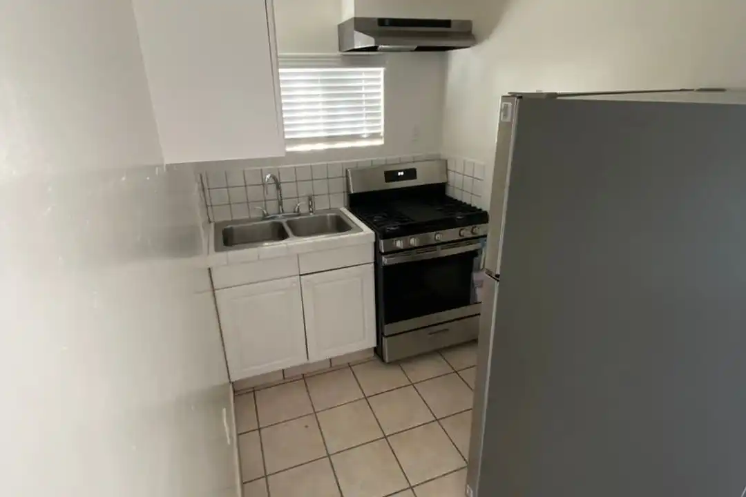 5310 Carpinteria Ave unit 10 - View 3