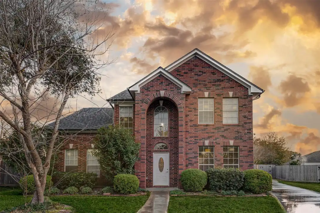 House in Katy - View 2