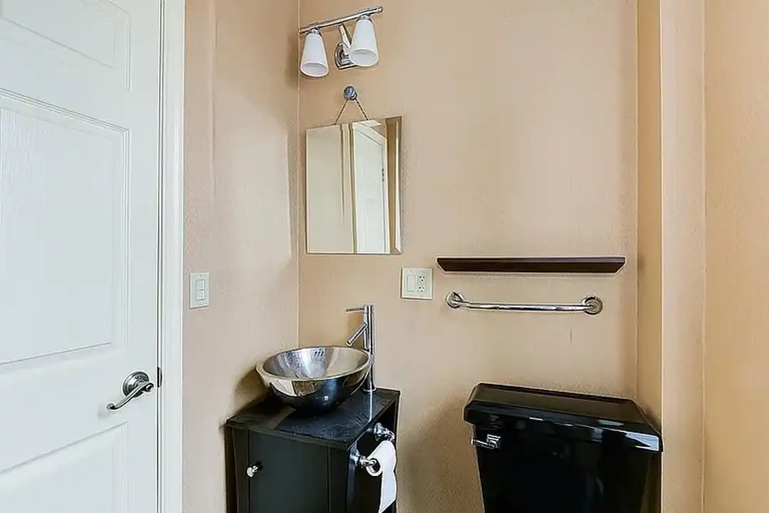 Apartment in Washington - More