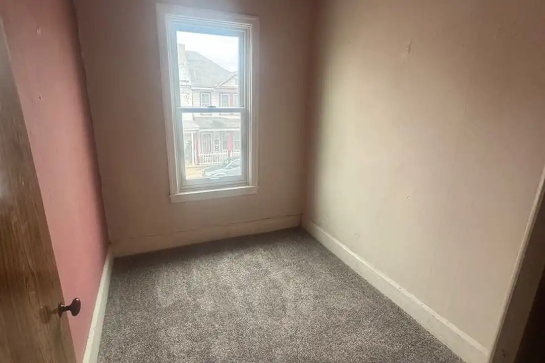 219 Market St - More