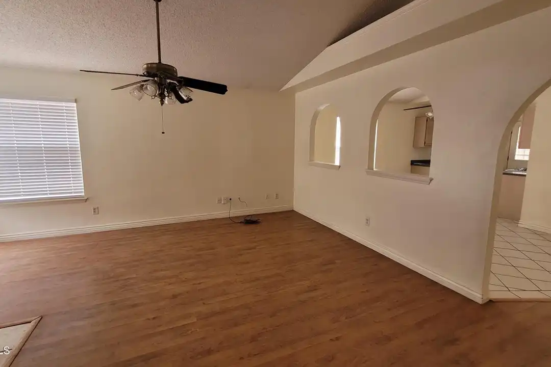 3457 Carlos Moran Ct - More