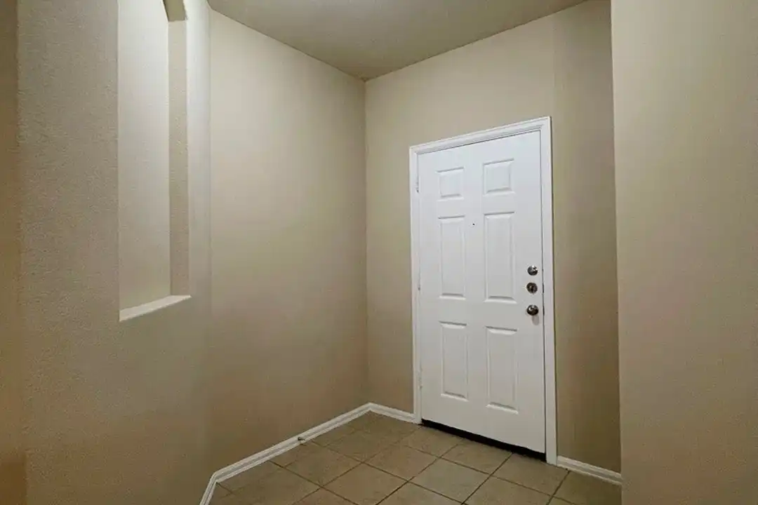 376 Spruce Dr - View 2