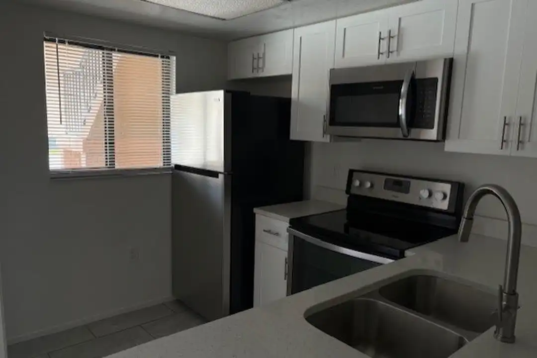 2700 Park Windsor Dr #707 - More