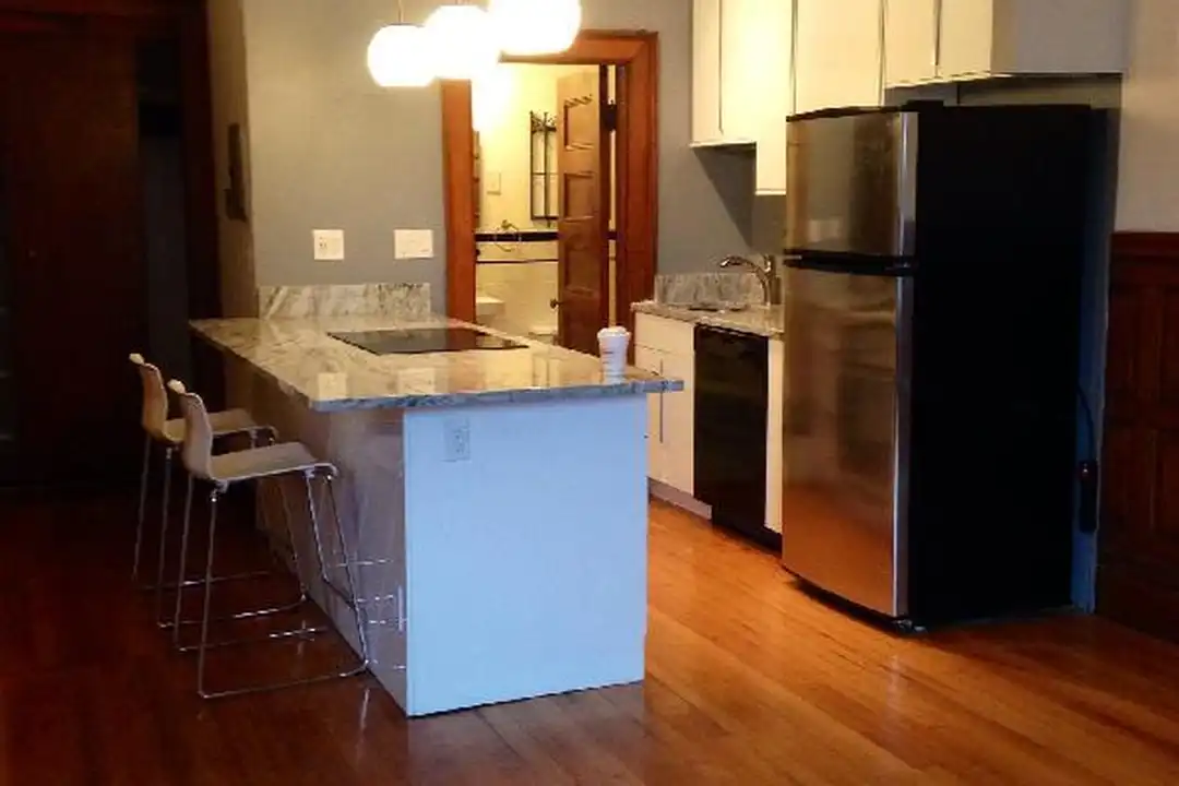 847 Beacon St - More