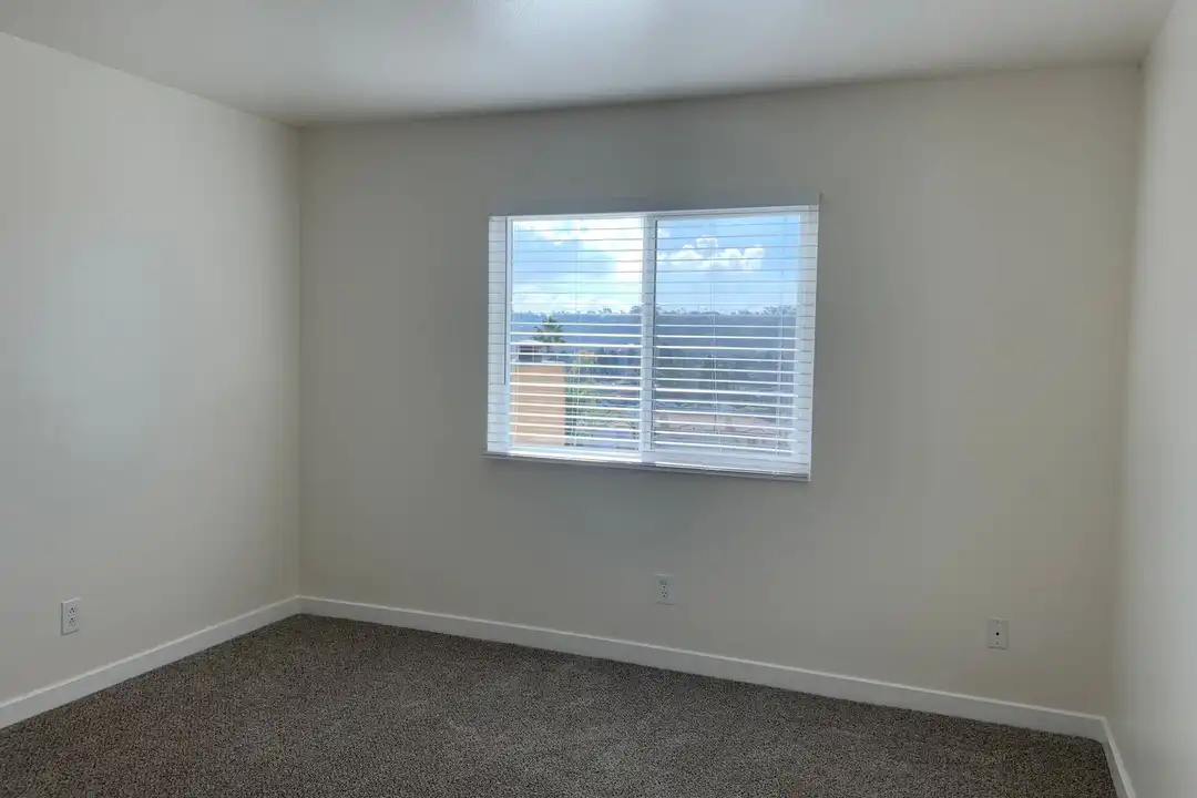 Apartment in San Diego - View 5