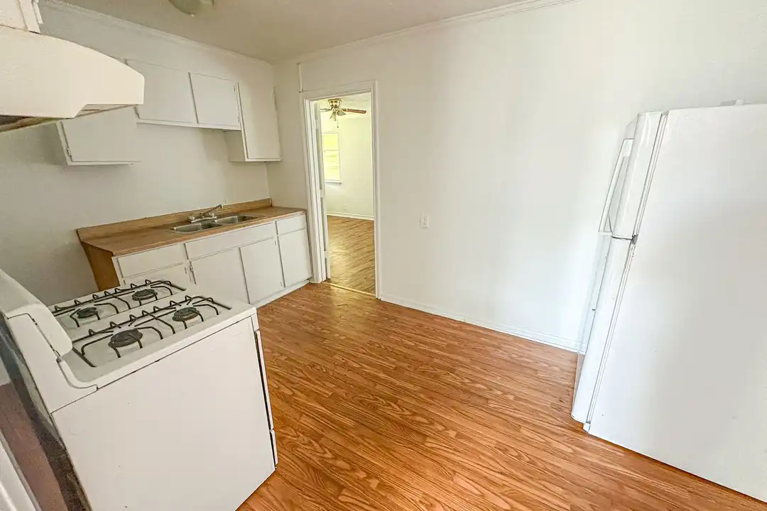 4009 James Ave - View 3