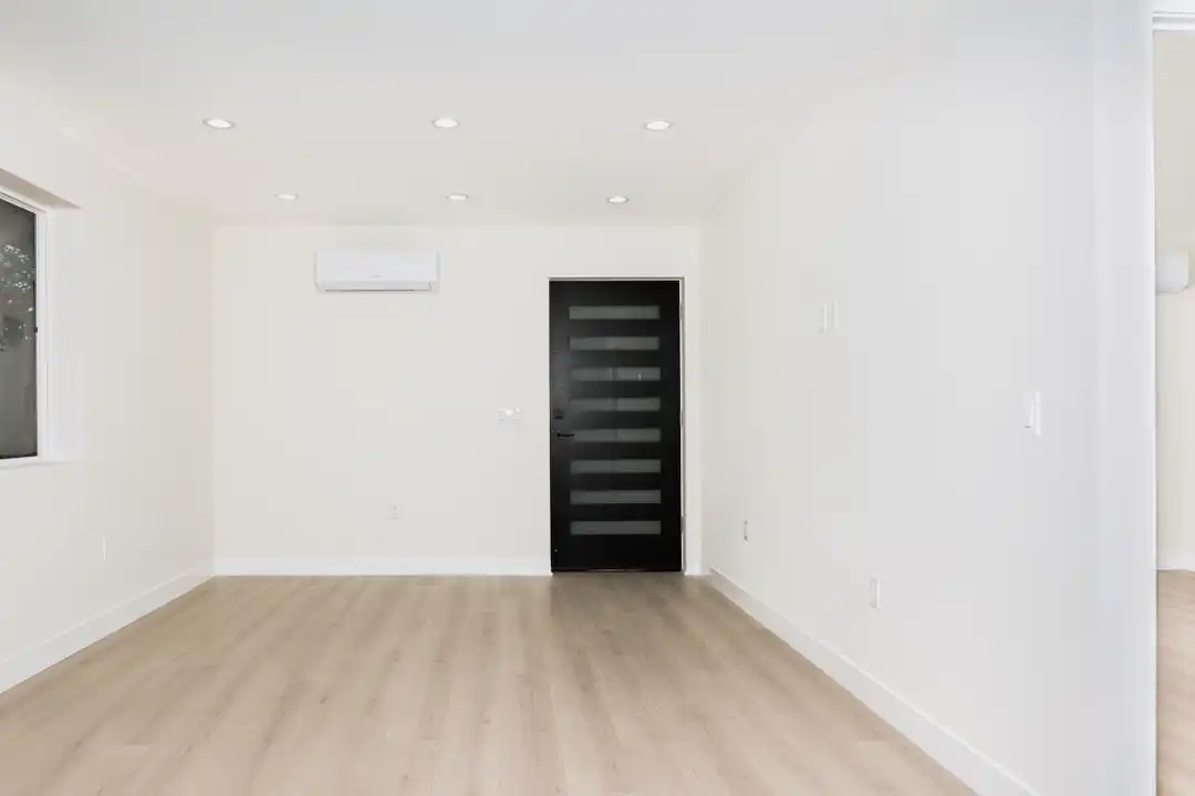 22347 Vanowen St unit ADU - View 6