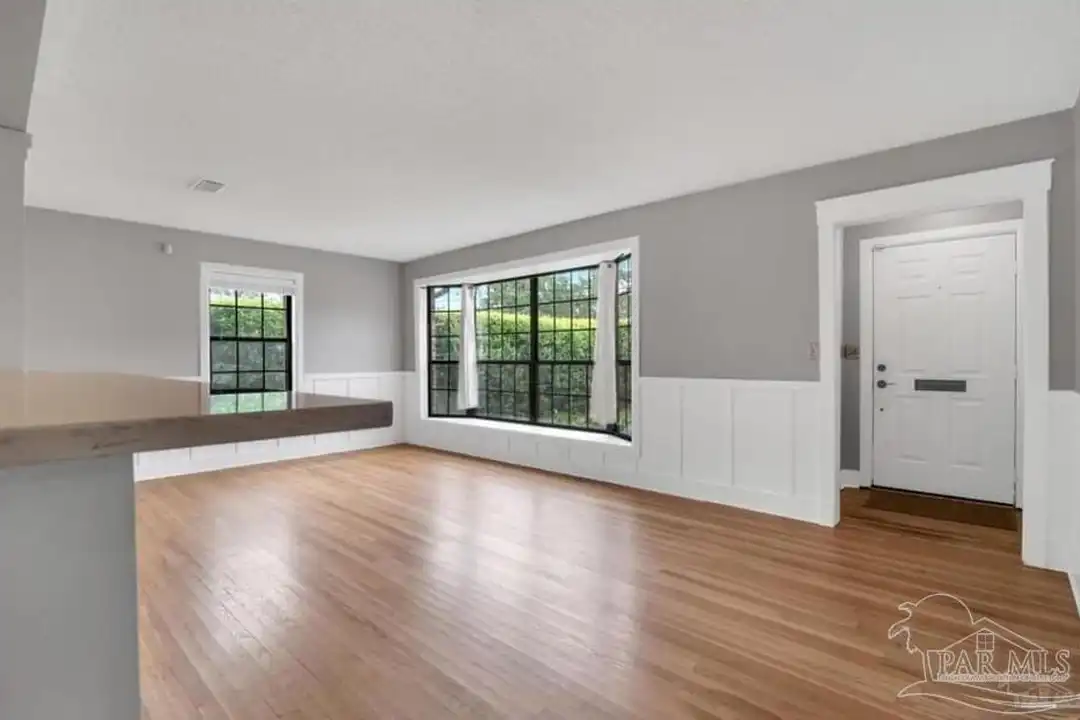 1660 E Hayes St - View 5